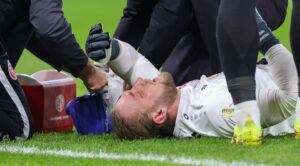 Read more about the article ‘Blame him for that’ – Goalkeeper points finger at Harry Kane after suffering bloody head injury