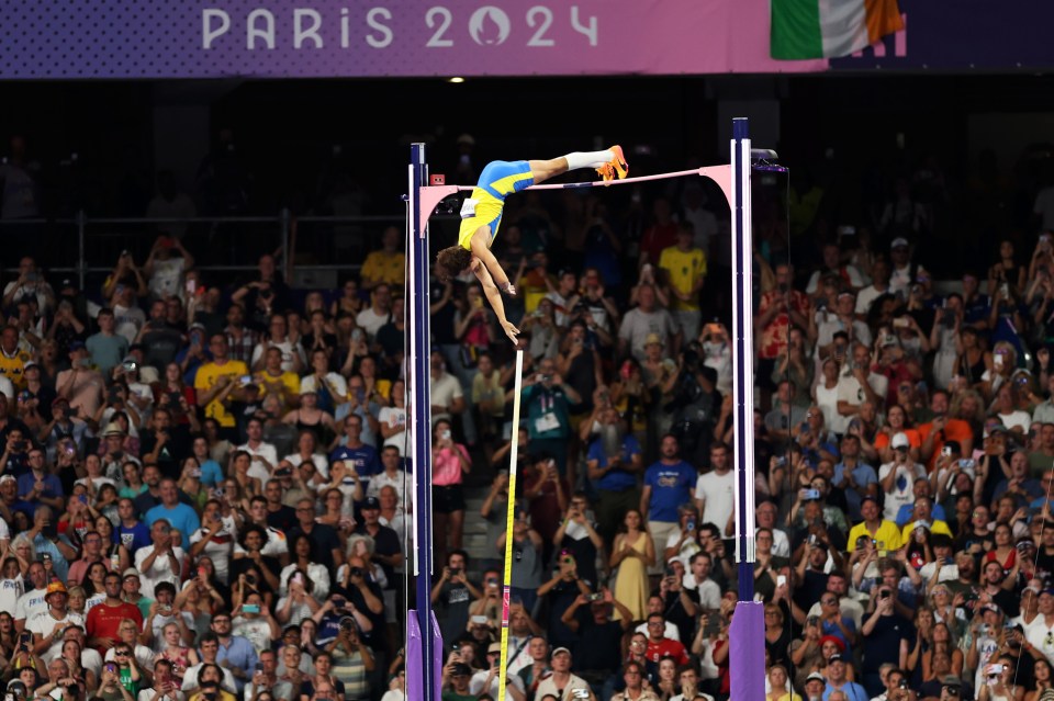 You are currently viewing Mondo Duplantis finally finds something ‘more nerve-wracking’ than Olympics as he surprises girlfriend