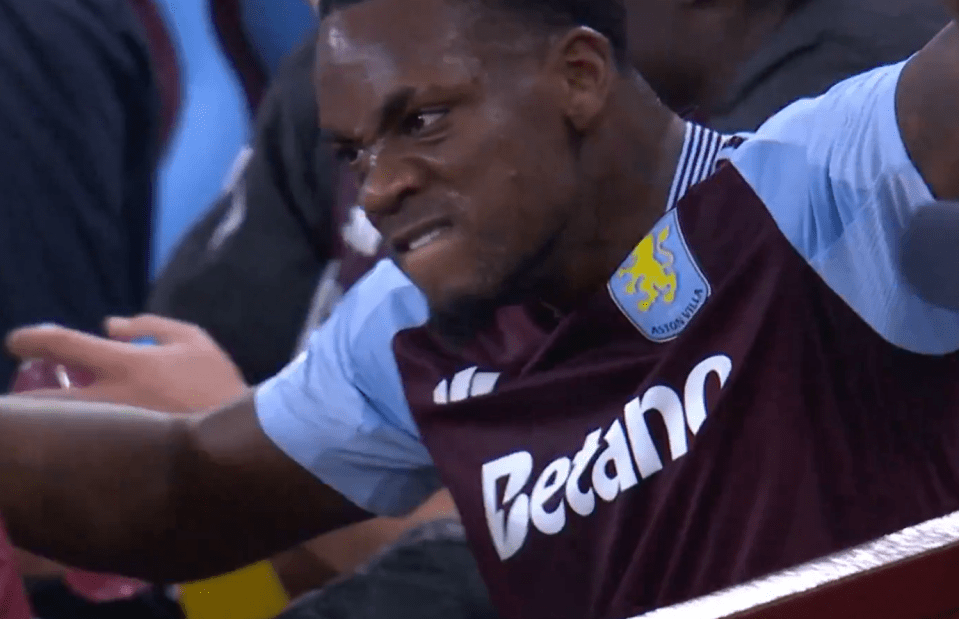 You are currently viewing Jhon Duran takes hammering as footage captures animated reaction to Aston Villa boss Unai Emery’s decision