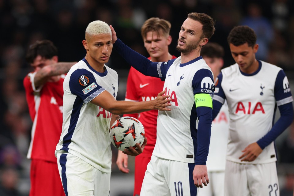 Read more about the article James Maddison explains decision to let Richarlison take the penalty instead of him in Tottenham win