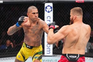 Read more about the article Alex Pereira squashes beef with light heavyweight contender Anthony Smith following long-time feud and $50,000 challenge