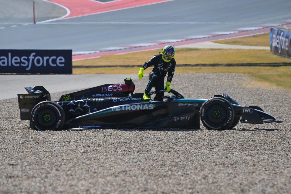 You are currently viewing Lewis Hamilton gets unwanted career first at US Grand Prix as journalist’s pre-race words to him backfire