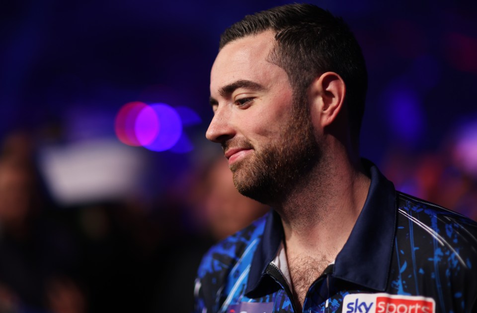 You are currently viewing Luke Humphries on course to smash £2m prize money barrier and create darts history