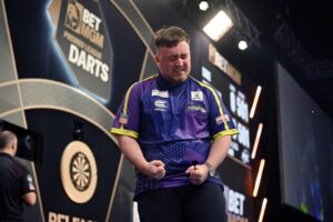 Read more about the article Luke Littler can join Phil Taylor as one of greatest darts players of all-time if he makes one key sacrifice