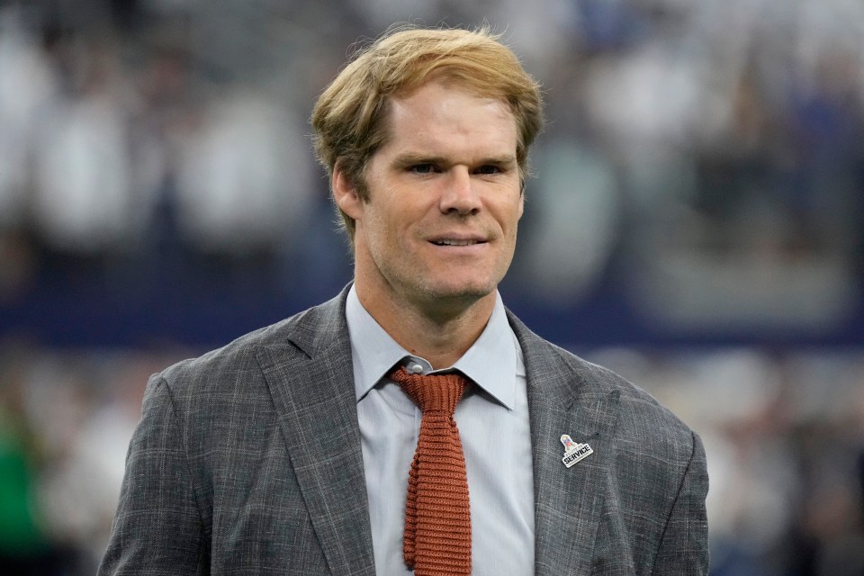 You are currently viewing Tom Brady’s $375m contract cost Greg Olsen his job, now fan favorite is part of Fox Sports broadcasting shakeup