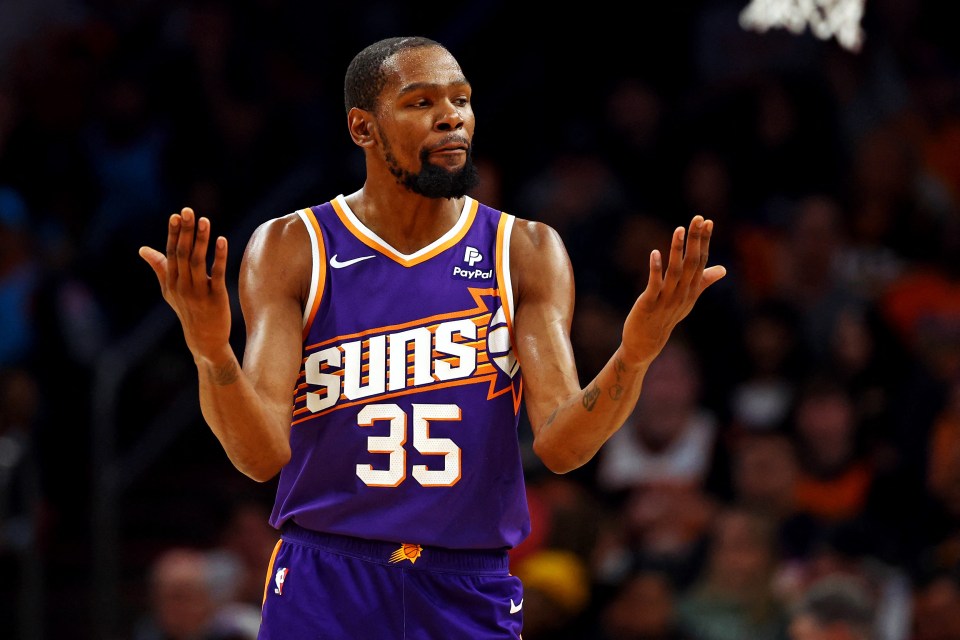 Read more about the article Why does Kevin Durant wear No.35? NBA superstar wears digits on Phoenix Suns jersey for heart-breaking reason