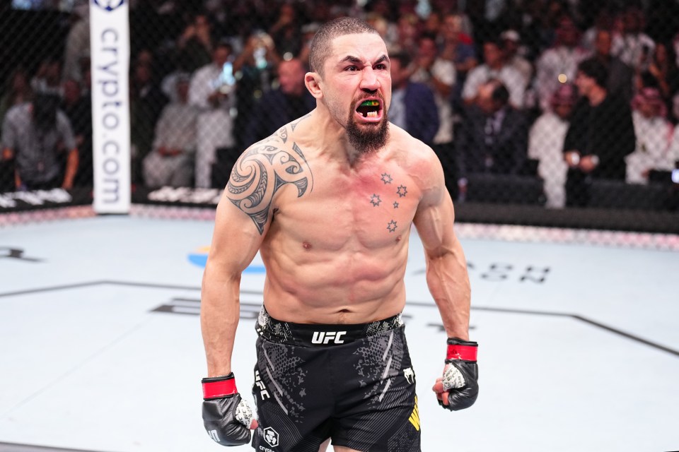 Read more about the article Robert Whittaker sends chilling warning to Khamzat Chimaev before UFC 308 showdown