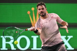 Read more about the article Stan Wawrinka destroys racket in controversial defeat which saw critical umpire error spark Nick Kyrgios fury