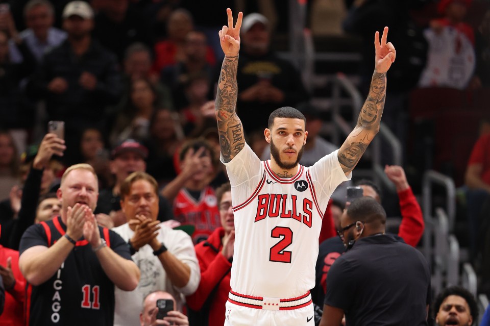 Read more about the article ‘We love you’ – Lonzo Ball ends 1006 day injury nightmare as Chicago Bulls share heartfelt gesture with returning star