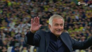 Read more about the article Jose Mourinho gives priceless reaction after Andre Onana pulls off incredible double save against Fenerbahce