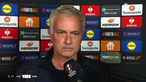 Read more about the article Jose Mourinho is box office as he repeats viral catch-phrase, destroys referee and aims cheeky dig at Manchester United