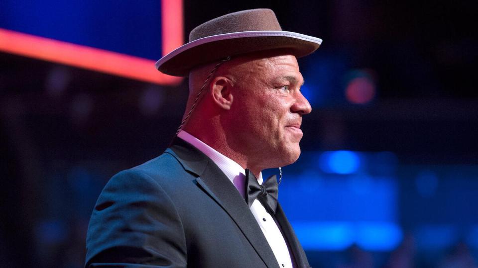 You are currently viewing ‘A poor life’ – Kurt Angle’s $75k starting salary dwarfed by this monster sum pocketed by Stone Cold at WWE peak