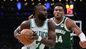 Read more about the article Jaylen Brown fires back at Nike for ‘childish’ Giannis reference