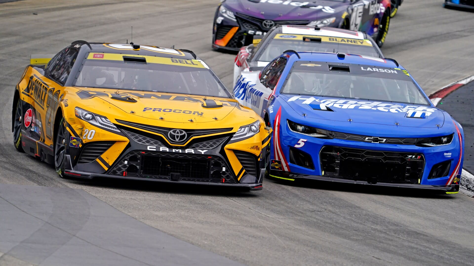 You are currently viewing Christopher Bell-Kyle Larson dirt duels may return with JGR shift on drivers racing beyond NASCAR