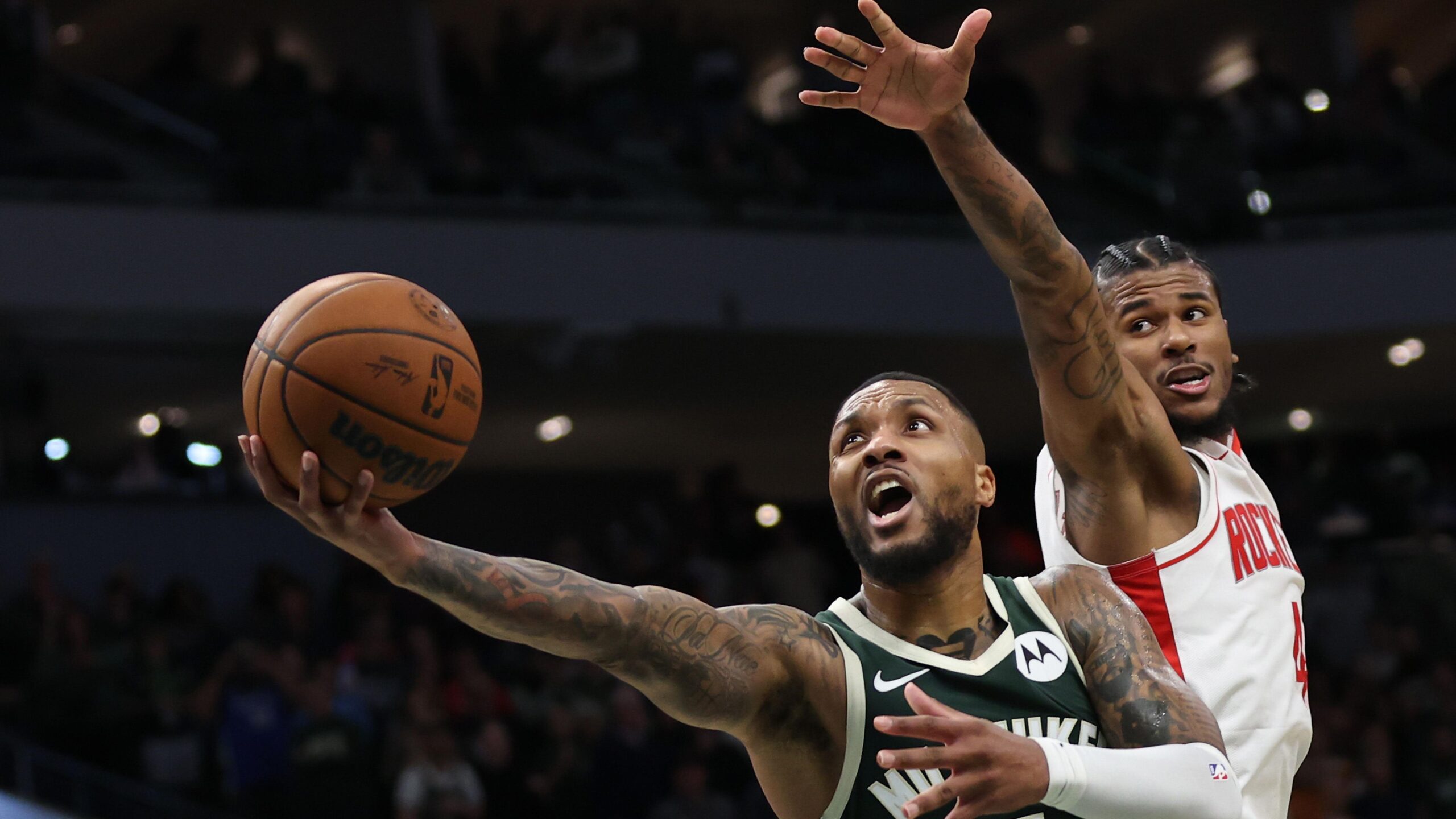 You are currently viewing Lillard’s late show helps Bucks beat Rockets