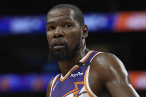 Read more about the article Kevin Durant out at least 2 weeks with calf strain, per report