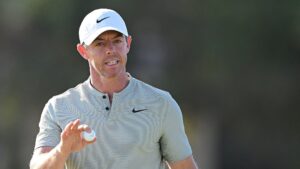 Read more about the article McIlroy in three-way tie for lead in Dubai finale