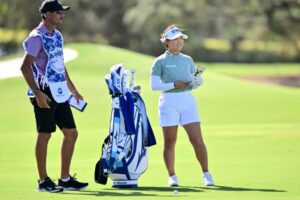 Read more about the article Ace helps Jeon grab share of LPGA Annika lead with Hull