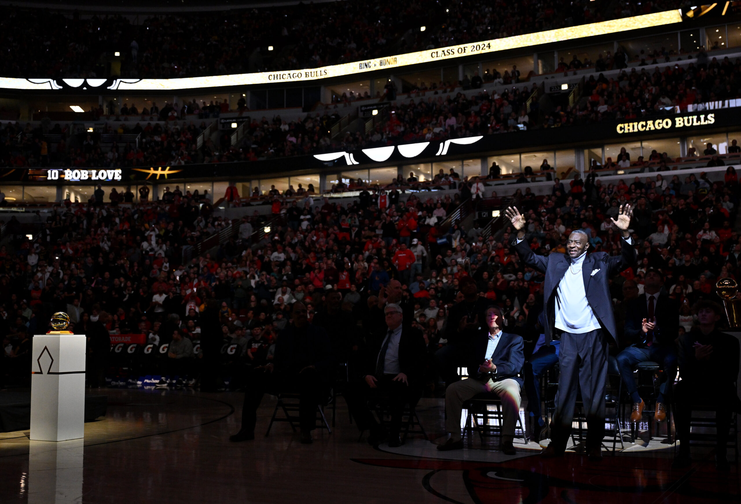 You are currently viewing Longtime Bulls star Bob Love dies at 81 after cancer battle