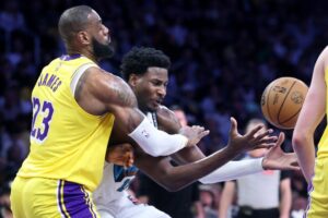 Read more about the article Another LeBron James triple-double leads Lakers to third win in a row