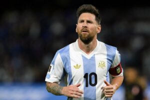 Read more about the article Lionel Messi equals stunning all-time football record held by ex-Everton star