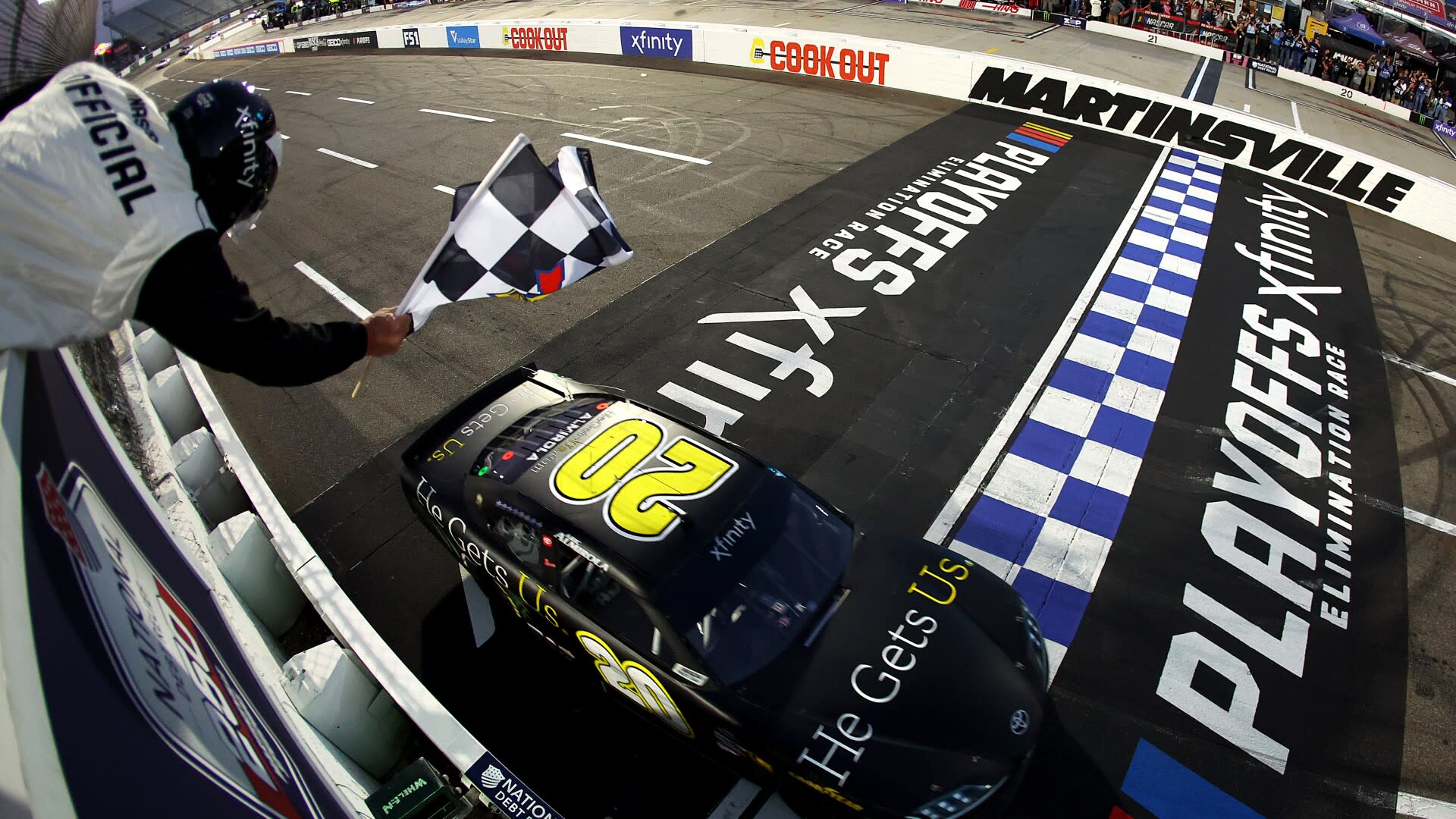 You are currently viewing NASCAR Xfinity results: Aric Almirola wins at Martinsville