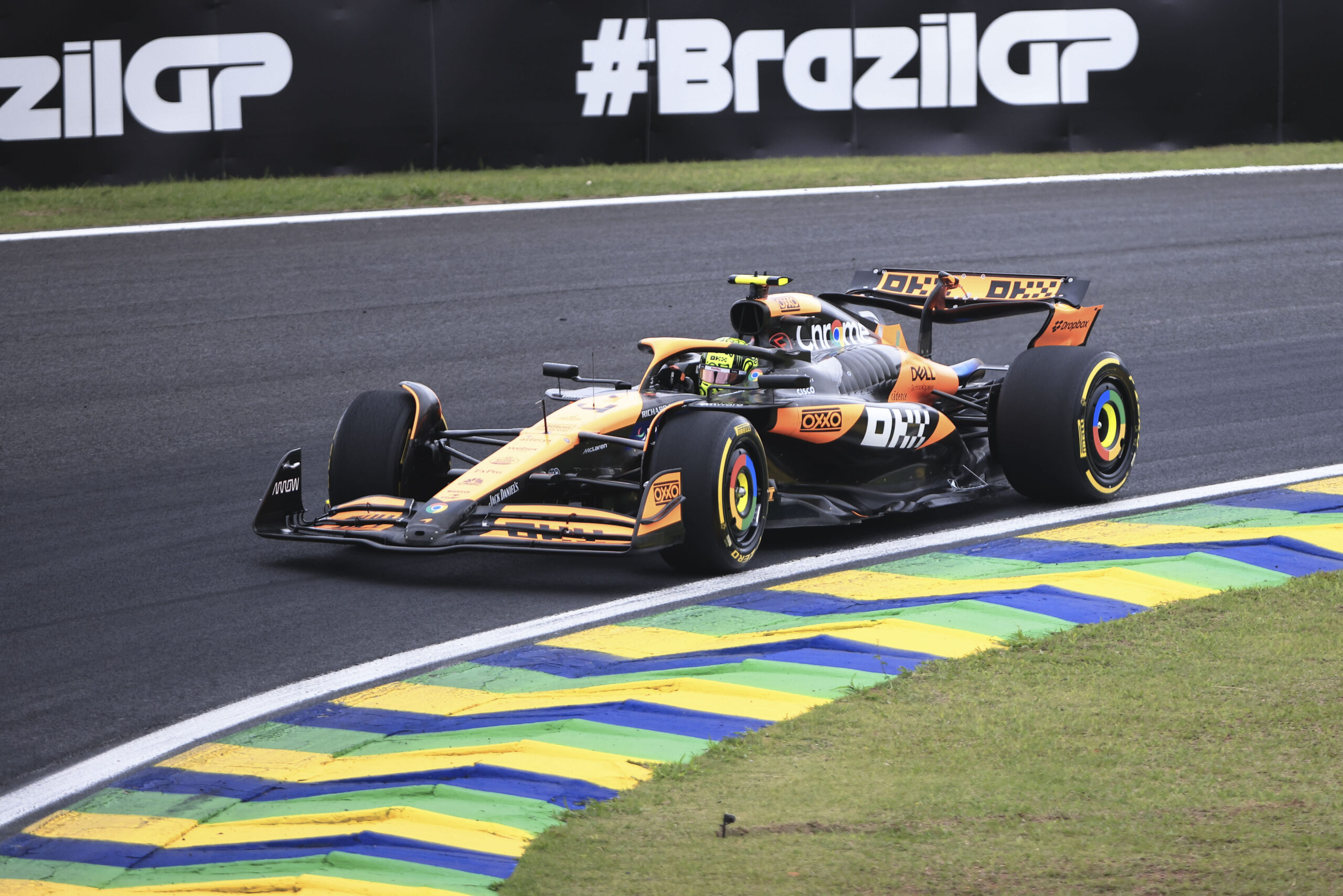 You are currently viewing McLaren’s Norris wins sprint race at Brazilian Grand Prix to cut gap on overall leader Verstappen