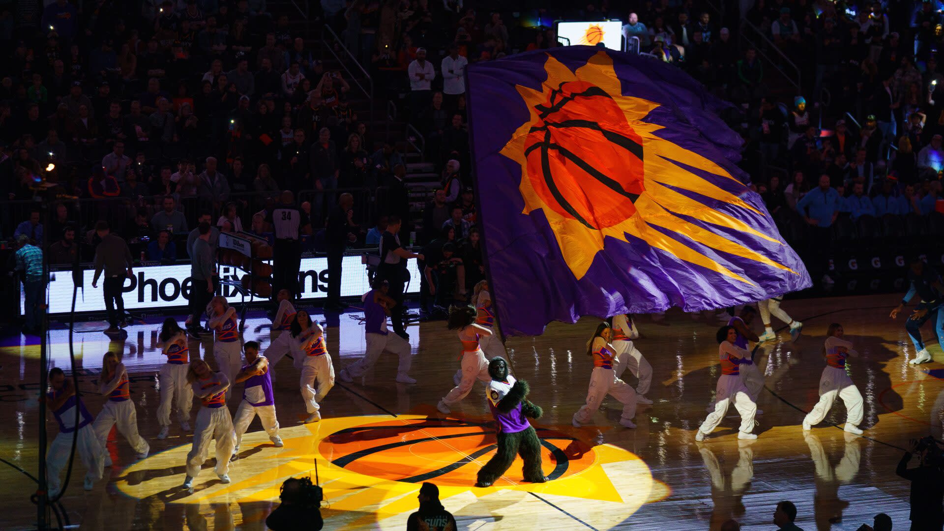 You are currently viewing Former Suns’ employee sues organization, seeks $60 million for alleged harassment, retaliation