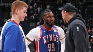 Read more about the article Crowder starts, adds to Kings’ win hours after signing contract