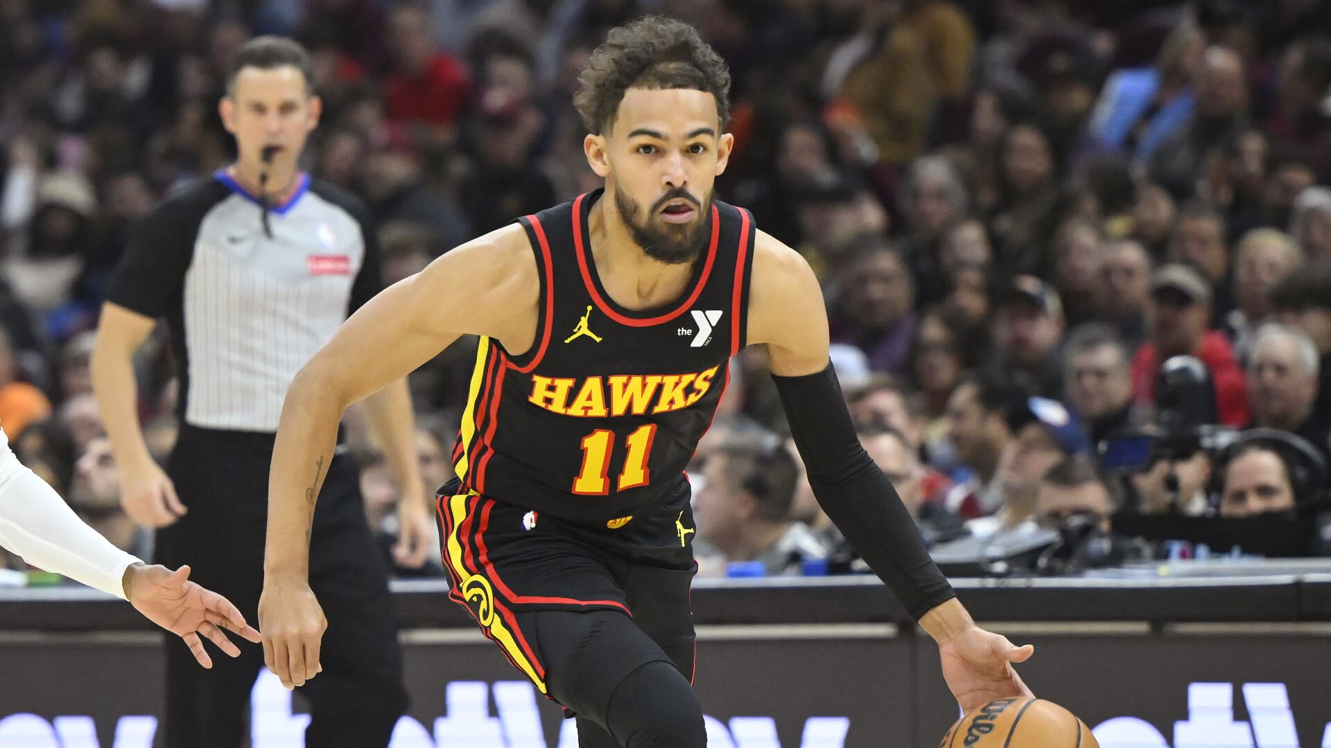 You are currently viewing Trae Young’s 22 assists help Hawks stun Cavailiers 135-124, only Cleveland’s 2nd loss this season