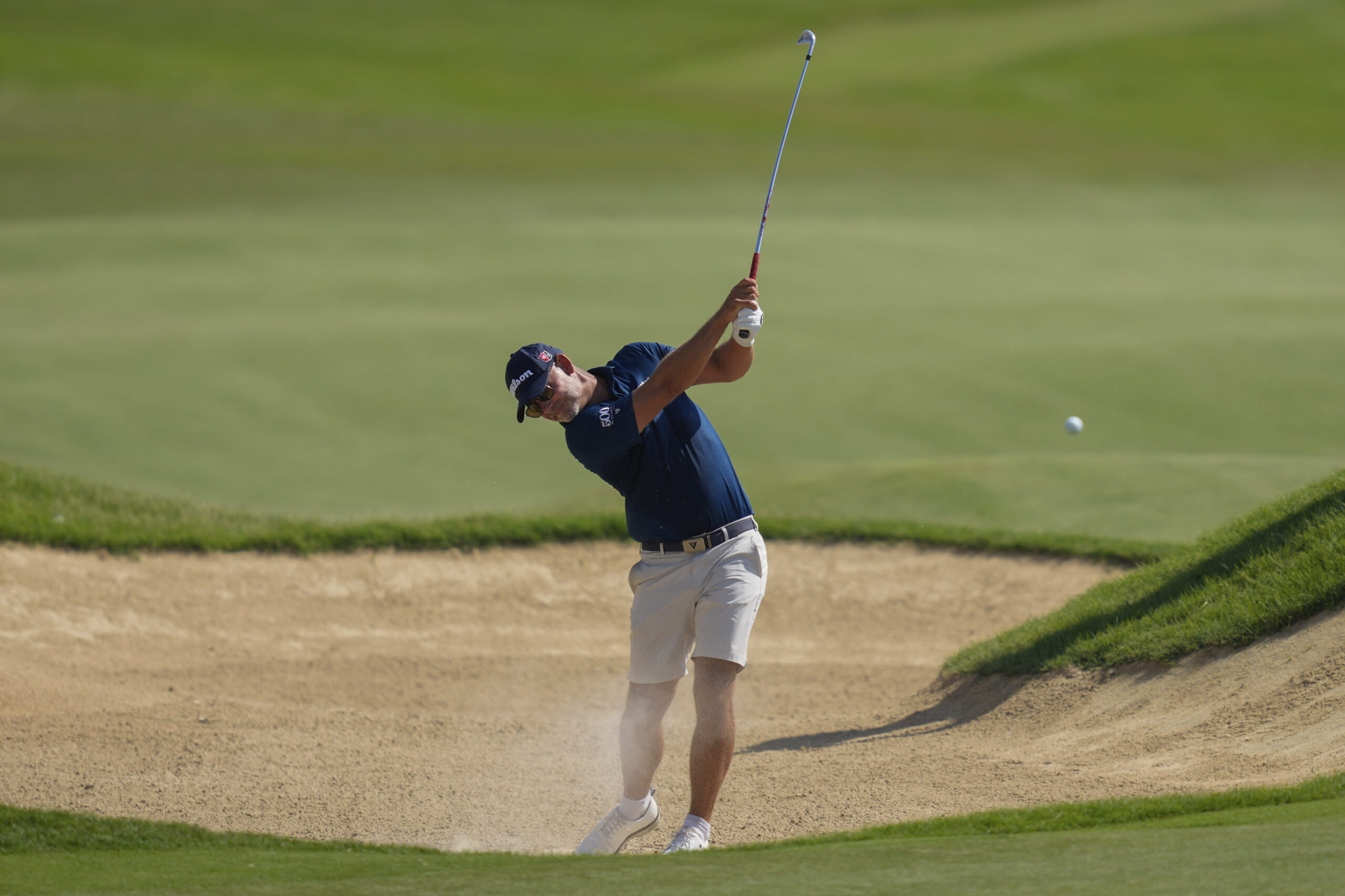 You are currently viewing Low-ranked Waring wins Abu Dhabi Championship for the biggest victory of his career