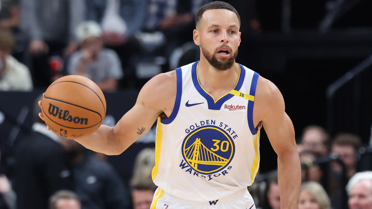 You are currently viewing Steph back in Warriors’ lineup after three-game absence