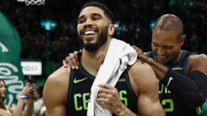 Read more about the article Tatum reacts to buzzer-beating shot to defeat Raptors in overtime