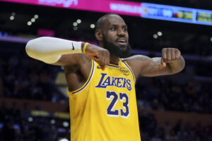 Read more about the article LeBron James, 39 years young, records career-best 4th straight triple-double