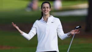 Read more about the article Caitlin Clark delivers big crowd, shines spotlight on women’s golf at Annika pro-am