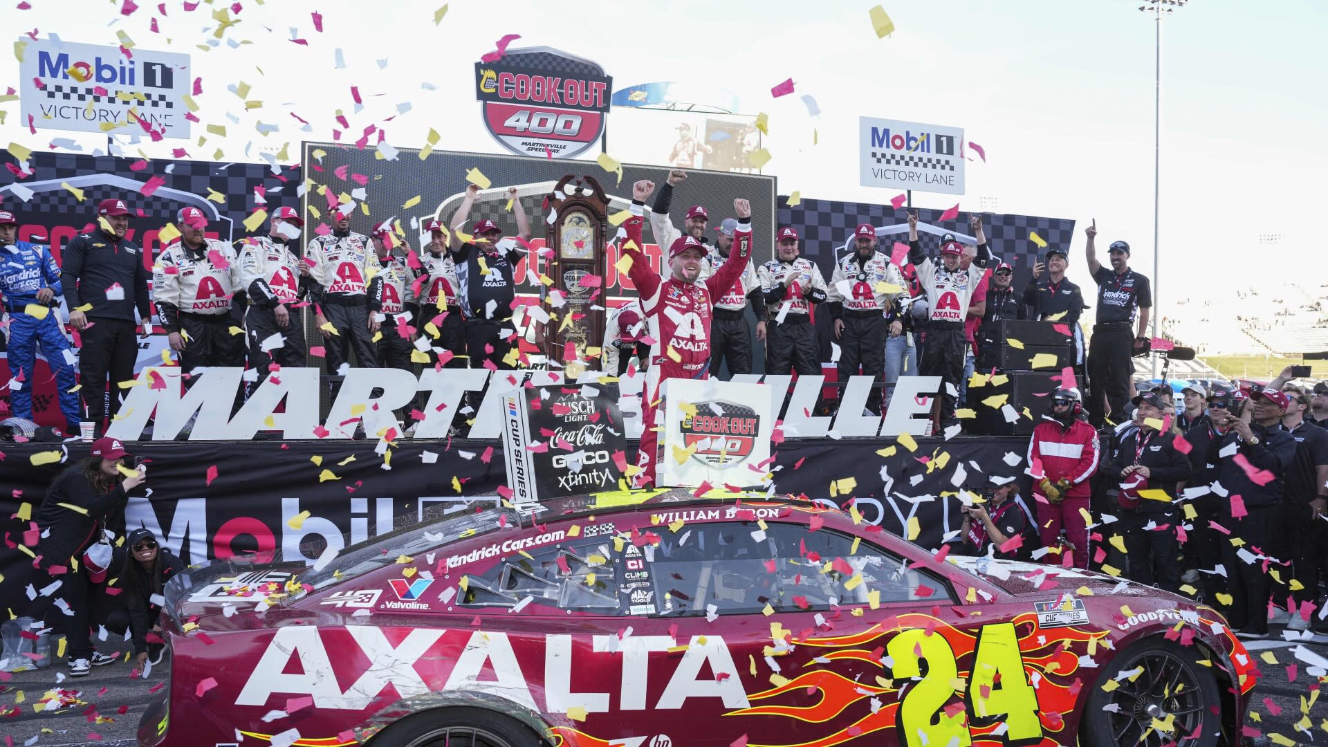 You are currently viewing How to watch Sunday’s NASCAR 2024 Cup playoff race at Martinsville Speedway on NBC