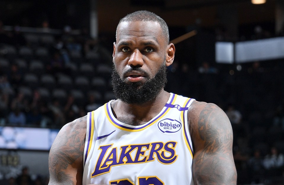 You are currently viewing Magic Johnson’s 37-year LA Lakers record at risk with LeBron James on the brink of history