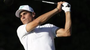 Read more about the article Defending champ Joaquin Niemann shoots 64, gets within two at Australian Open