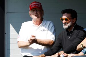 Read more about the article Donald Trump’s plan to unite PGA Tour-LIV Golf may have started last week in West Palm Beach