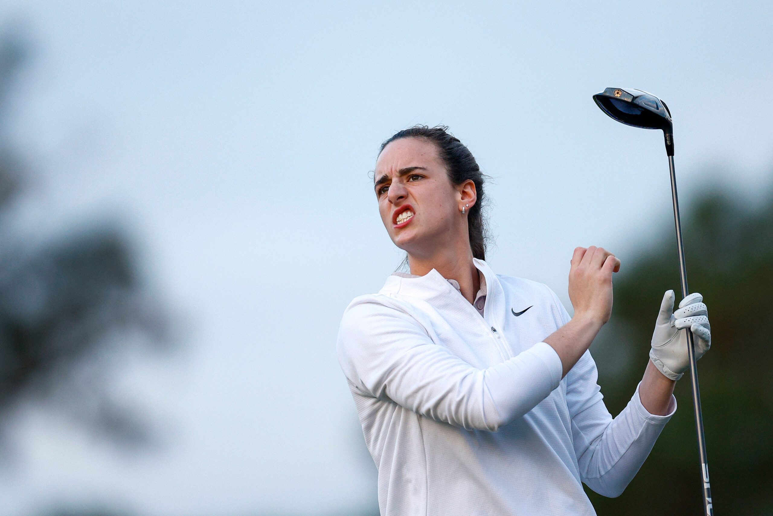 You are currently viewing Caitlin Clark nearly hit fans with a terrible tee shot at The Annika LPGA Pro-Am