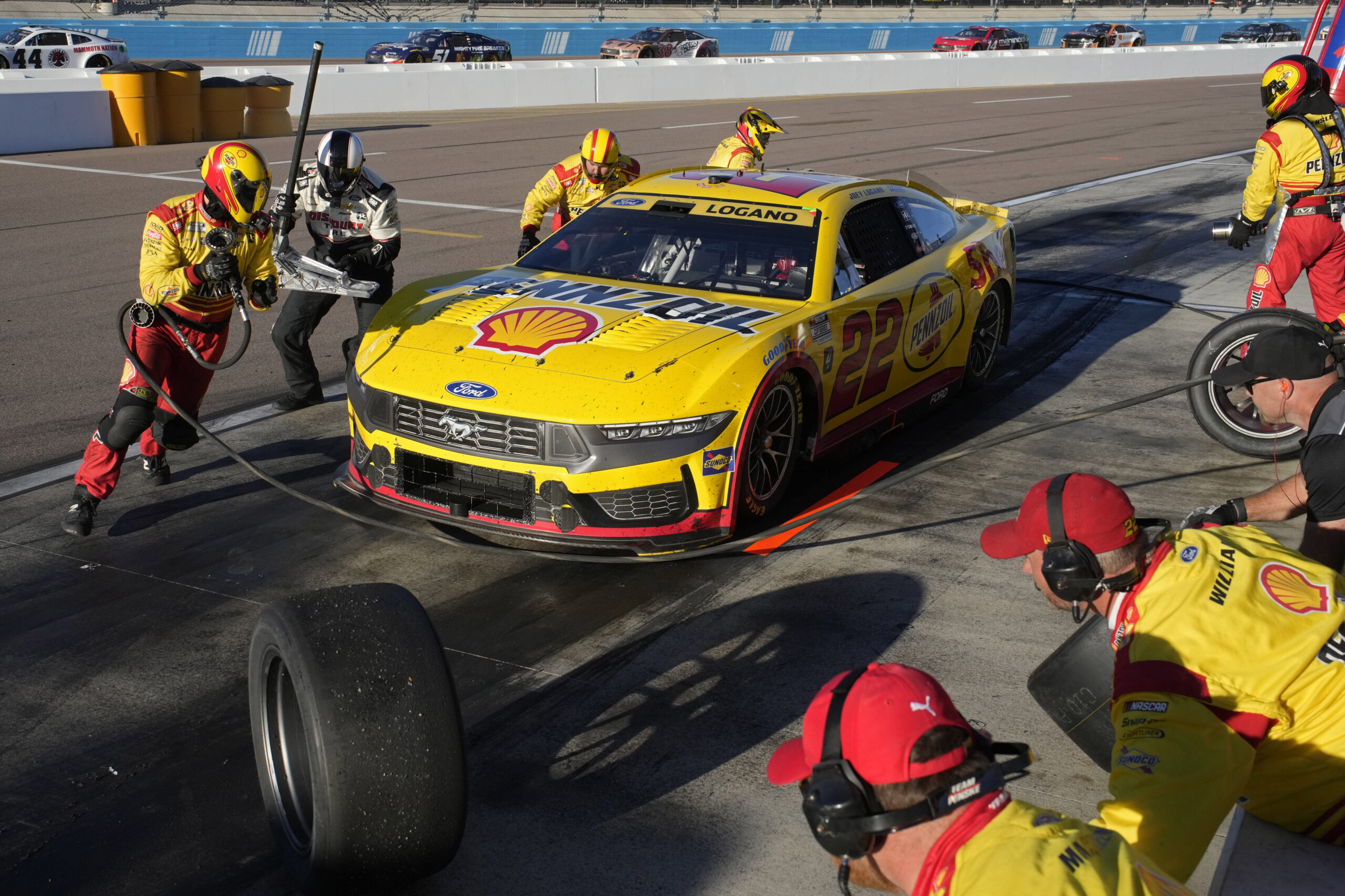 You are currently viewing Joey Logano wins Phoenix finale for 3rd NASCAR Cup championship in 1-2 finish for Team Penske