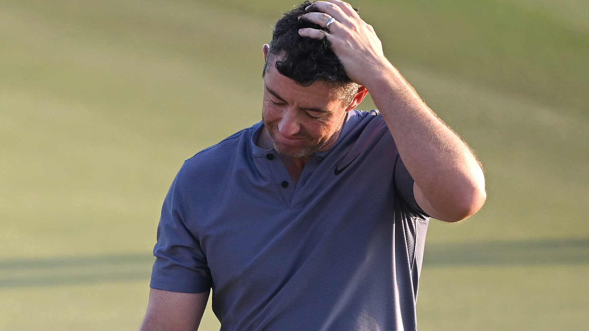 You are currently viewing Rory McIlroy’s momentum slowed by late triple bogey in Abu Dhabi