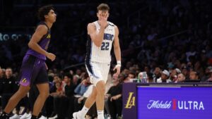 Read more about the article Watch Franz Wagner hit step-back 3-point game-winner, lift Magic past Lakers