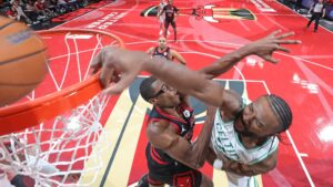 Read more about the article Watch Jaylen Brown put Bulls’ Jalen Smith in poster with monster dunk