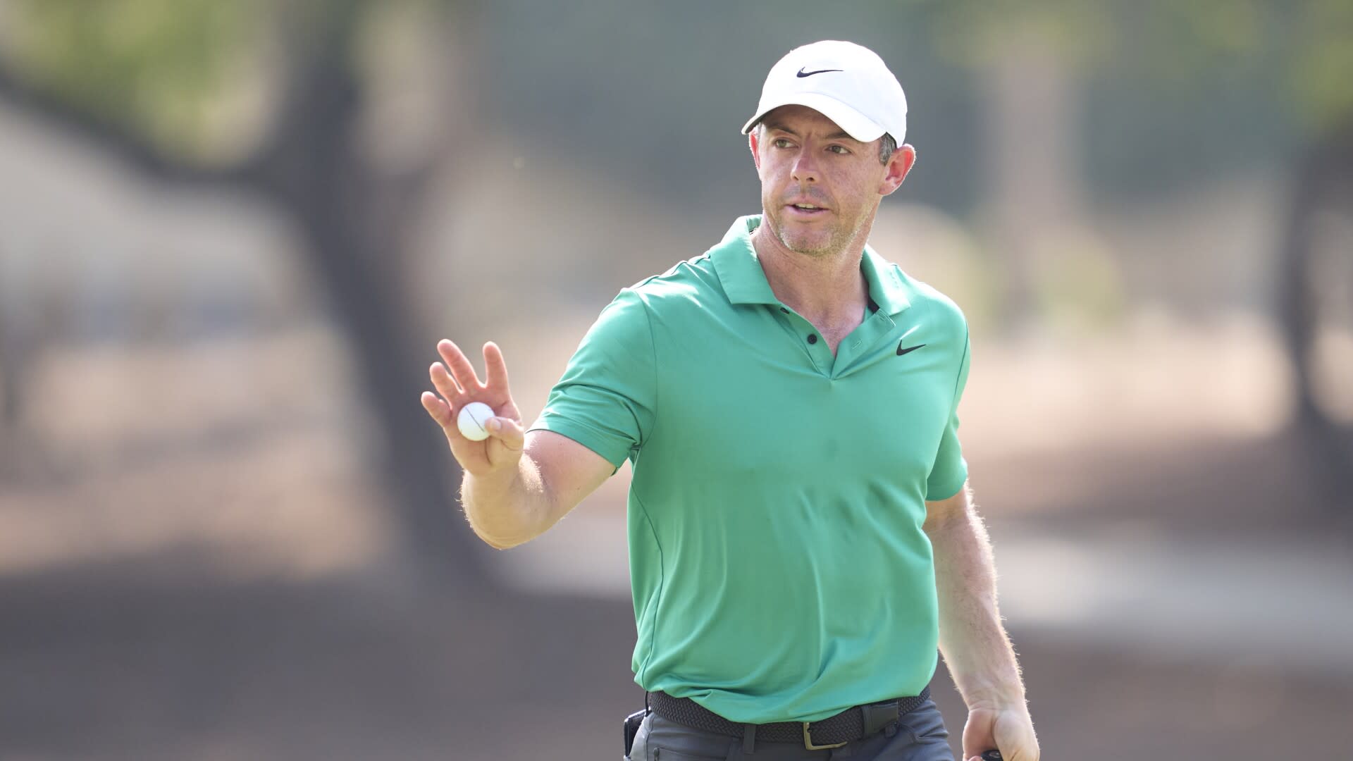 You are currently viewing Rory McIlroy shares early lead in Dubai as he eyes another season-long title