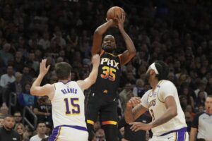 Read more about the article Another lackluster effort as Lakers lose to the Suns