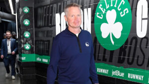 Read more about the article Warriors coach Kerr loudly booed by Celtics fans at TD Garden