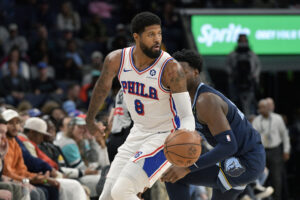 Read more about the article Paul George exits Sixers game after hyperextending left knee, again