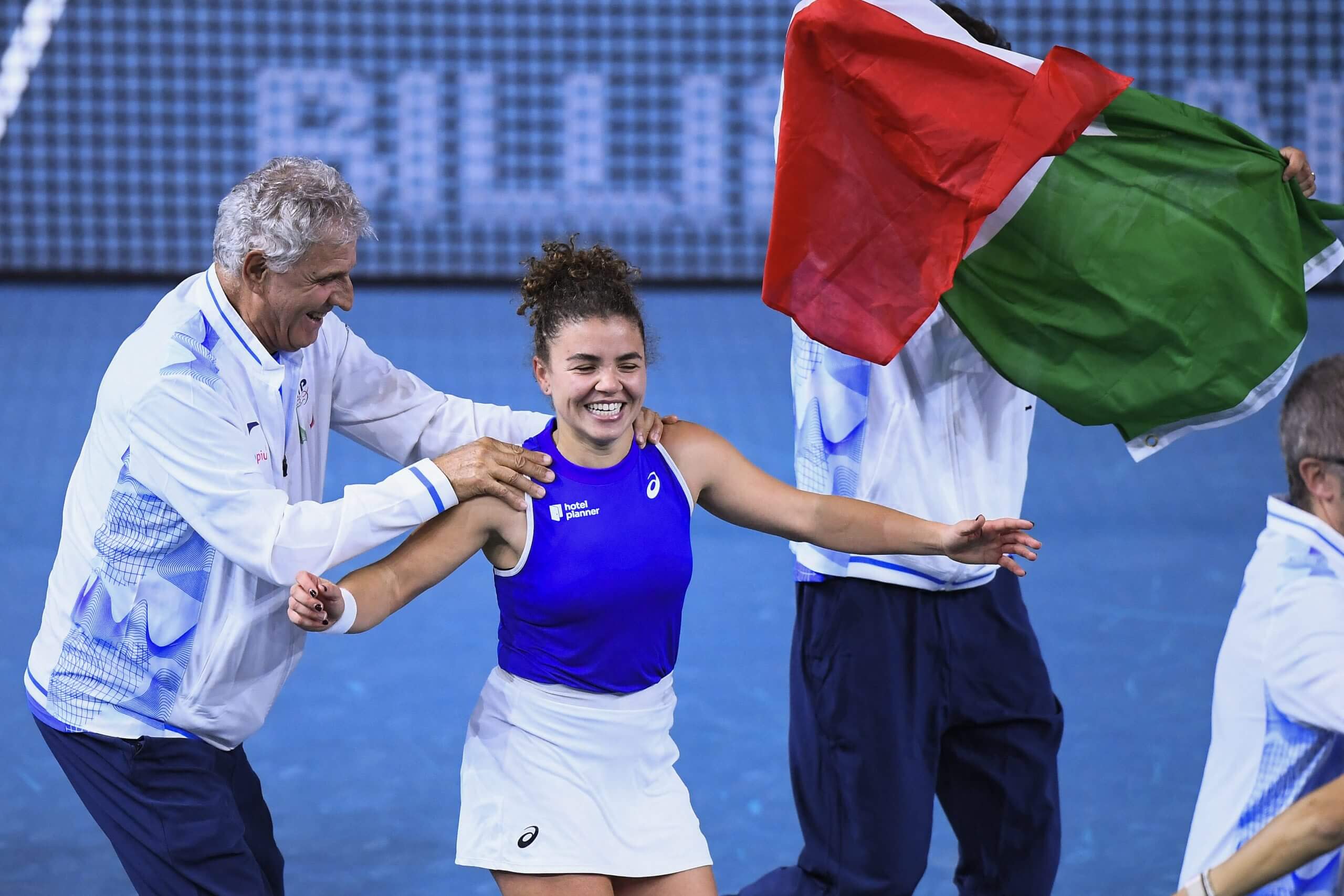 Read more about the article Italy wins Billie Jean King Cup, crowning Jasmine Paolini’s incredible year