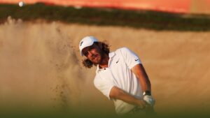 Read more about the article Fleetwood rockets to top of Abu Dhabi leaderboard